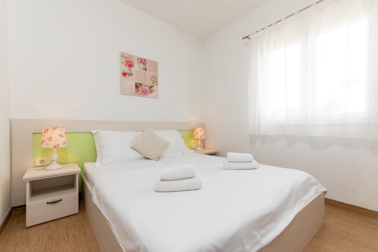 Apartments With A Parking Space Mavarstica, Ciovo - 17803 Trogir Exterior foto